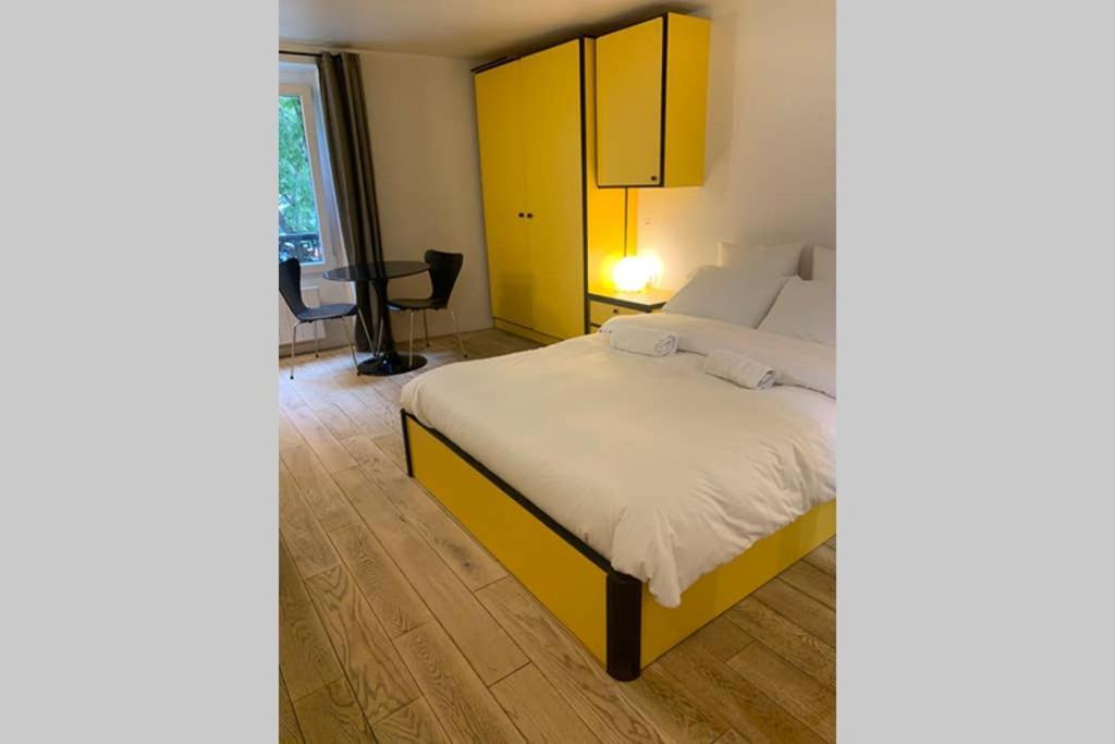 Charming Le Marais Retro Apartment Paris Exterior photo