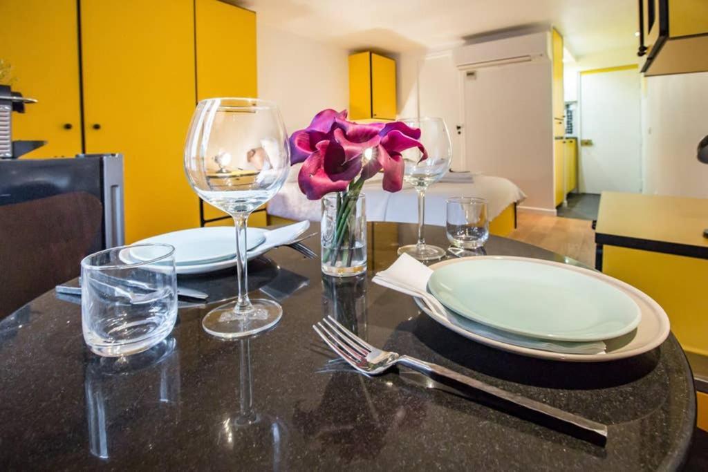 Charming Le Marais Retro Apartment Paris Exterior photo