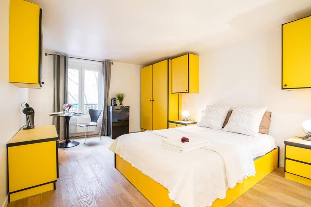 Charming Le Marais Retro Apartment Paris Exterior photo