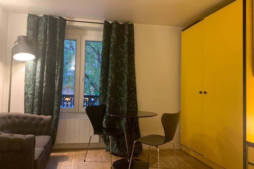 Charming Le Marais Retro Apartment Paris Exterior photo